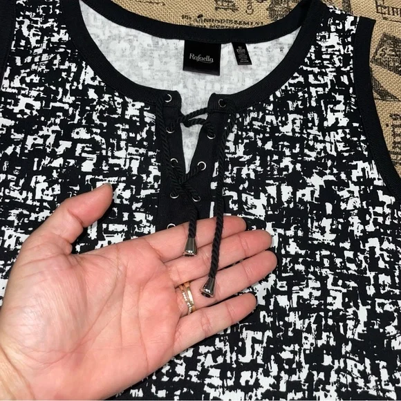 Rafaella NWOT! Black/White Print Tie Neck Sleeveless Dress Size S - Picture 5 of 14